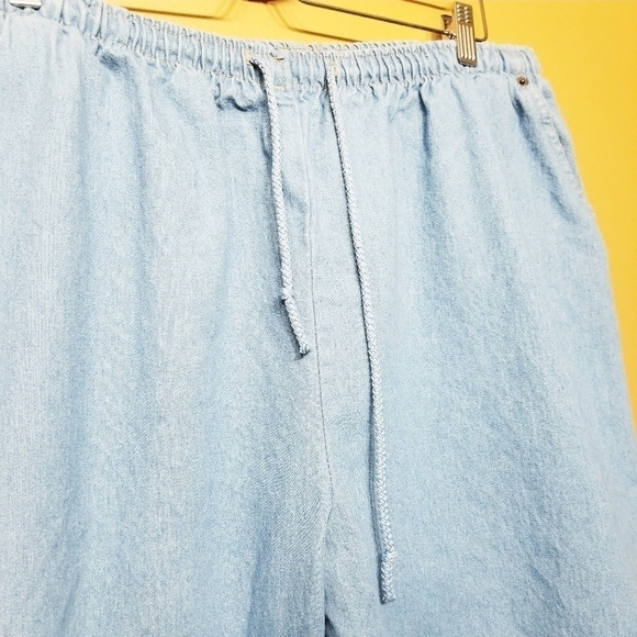 Bobbie Brooks | Women's Vintage Light-Wash Mom Jeans (Size 20WP) - Picture 8 of 10